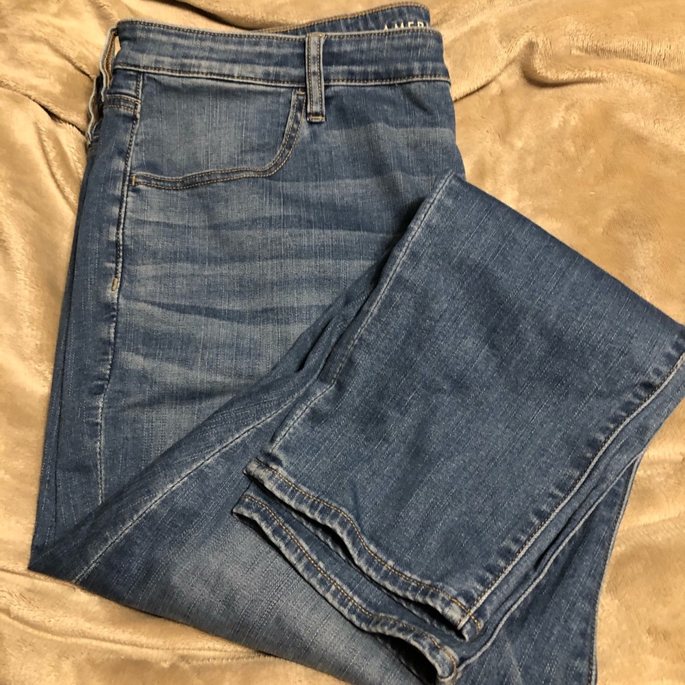 American Eagle button front jeans